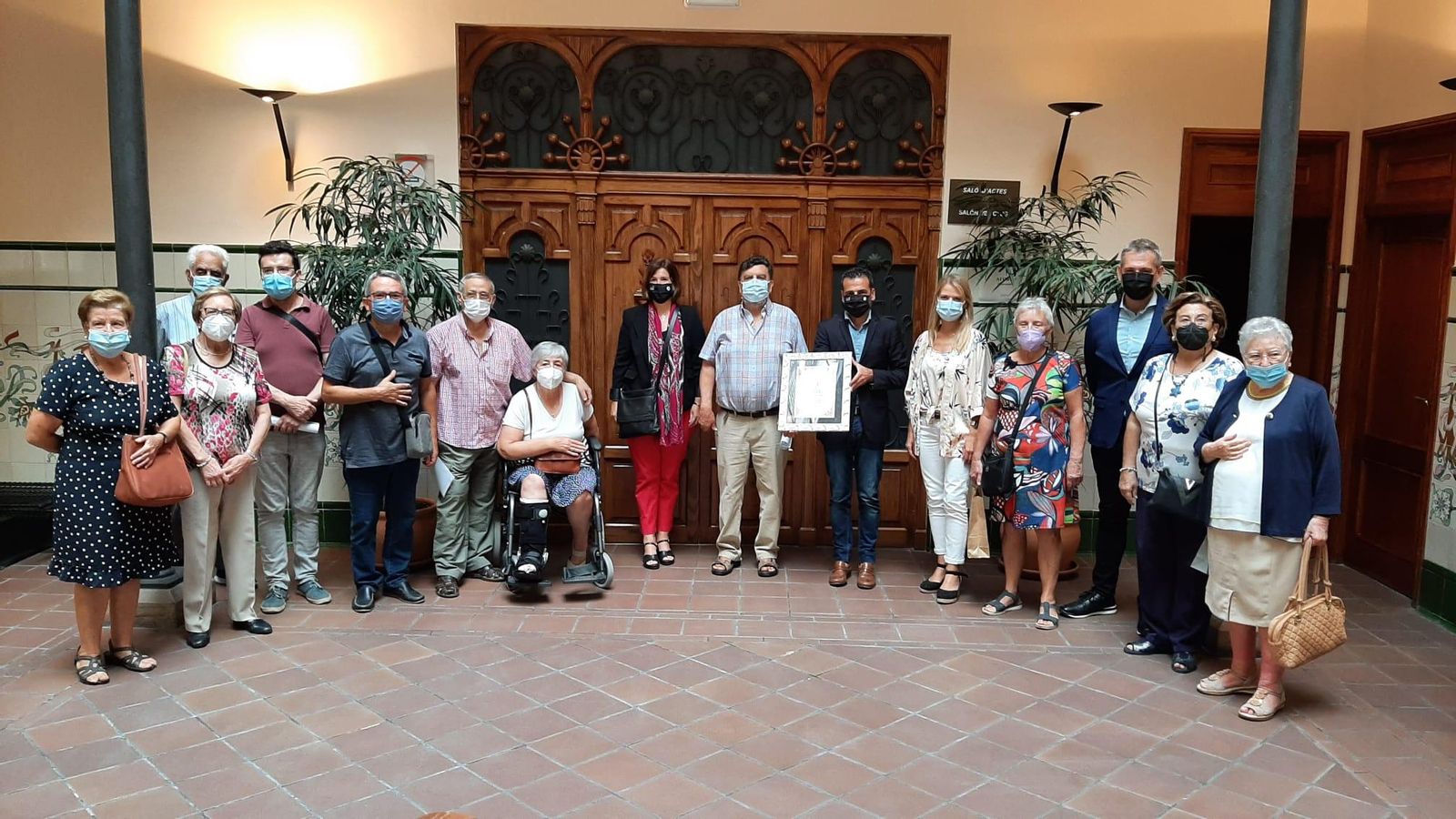 El director general d’À Punt, Alfred Costa, ha rebut la concessió d’aquesta menció per a À Punt