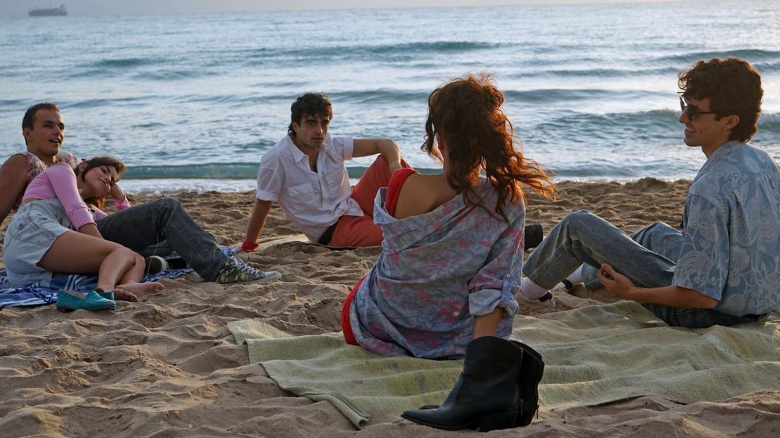 Enceta la sèrie 'Quan no acaba la nit', del director Óscar Montón, que compta amb la participació de Chimo Bayo