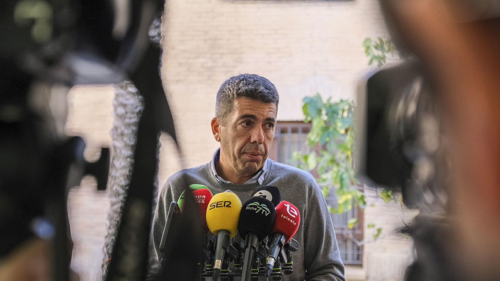 Carlos Mazón visita un centre per a persones majors a Elx el 24 de desembre de 2024