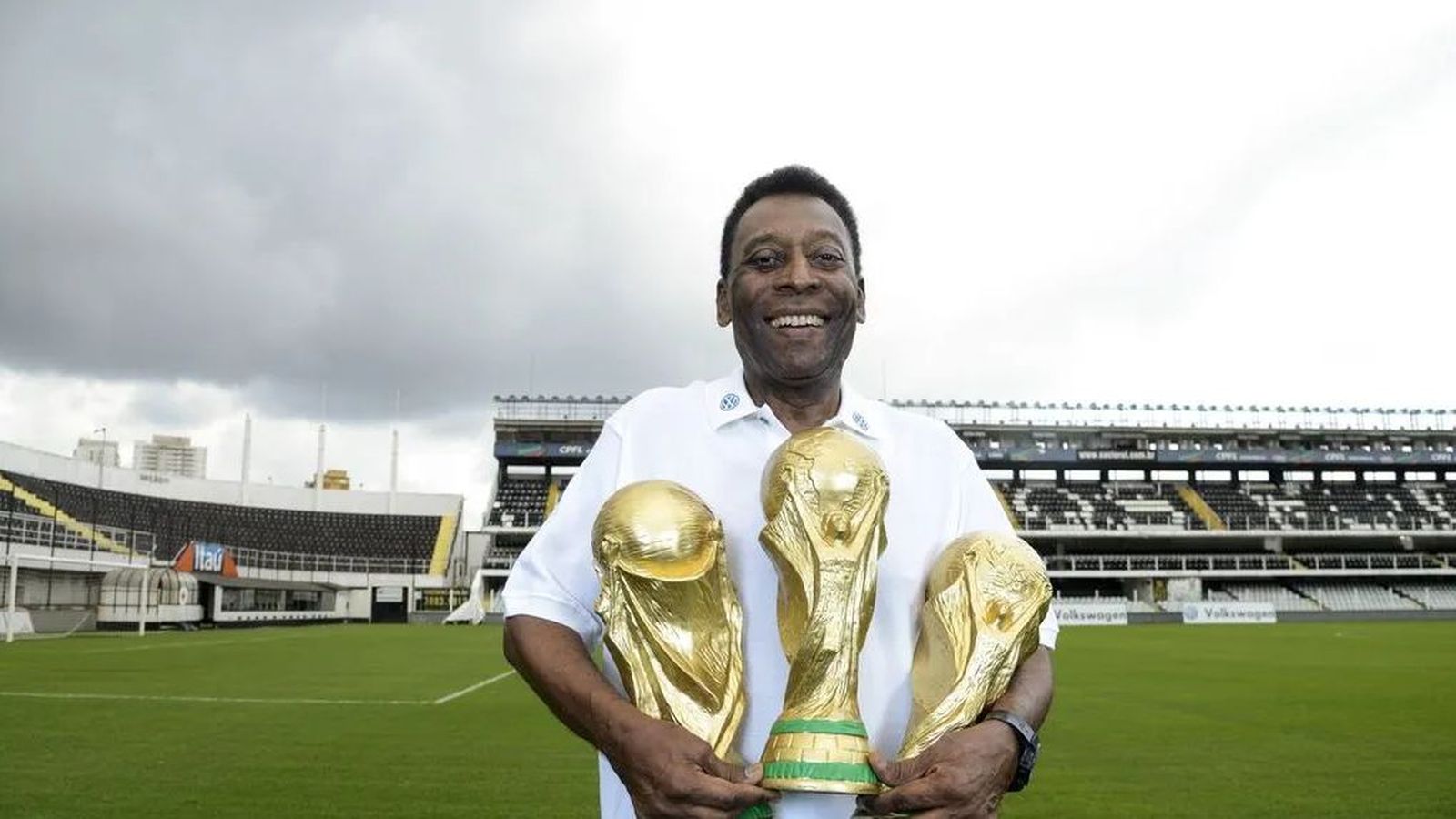 Pelé amb tres copes del món