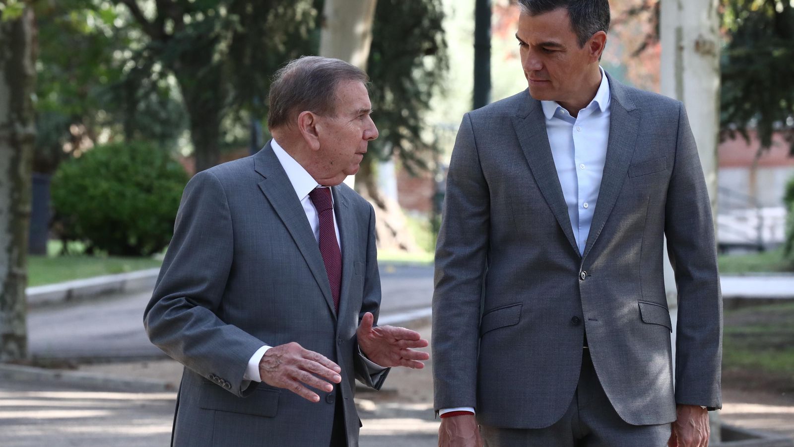 El candidat opositor Veneçolà Edmundo González es reuneix a la Moncloa amb el president del govern espanyol, Pedro Sánchez