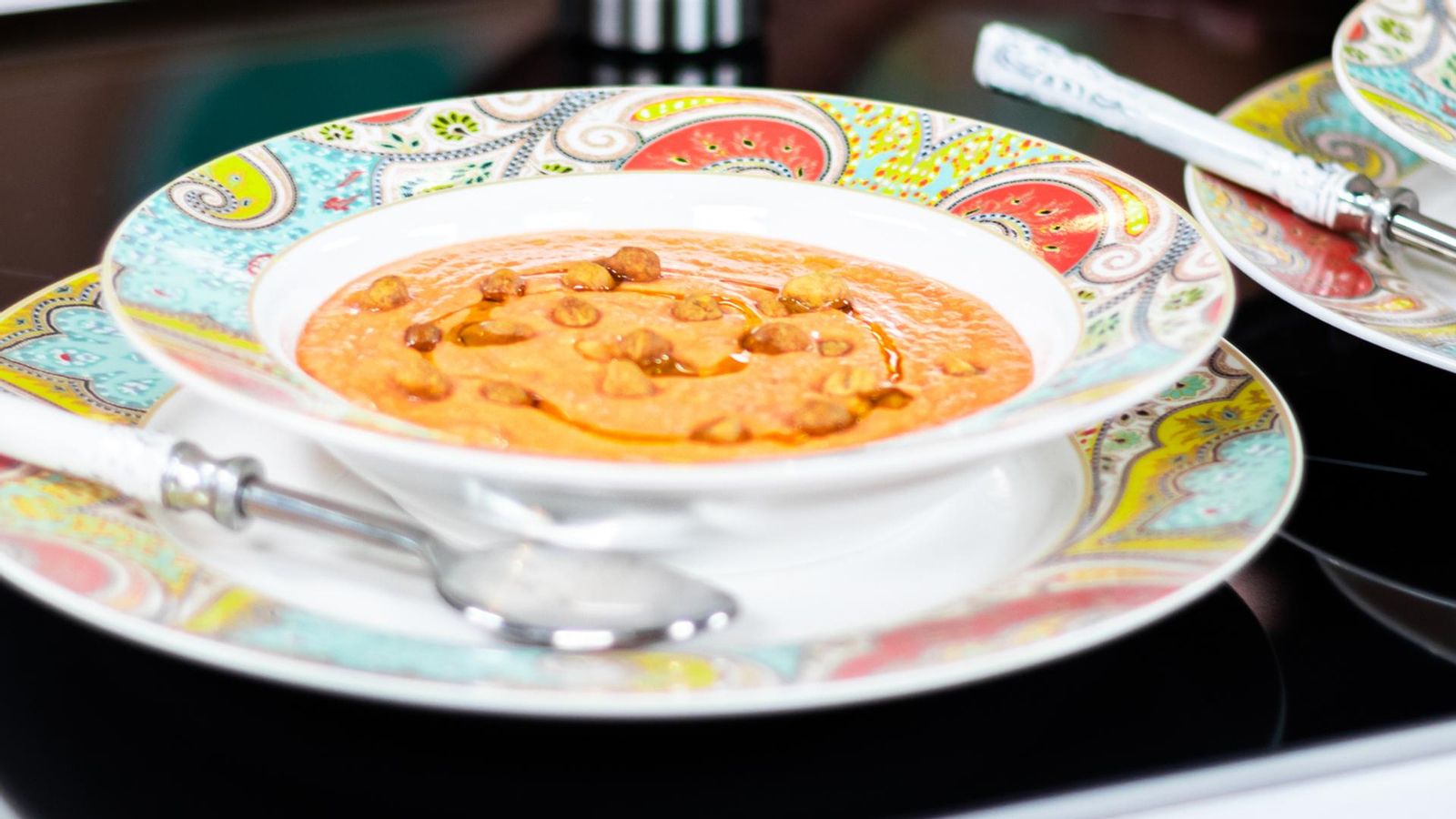 Sopa de tomaca valenciana amb llàgrimes de llavoretes que van cuinar a 'Així dona gust'