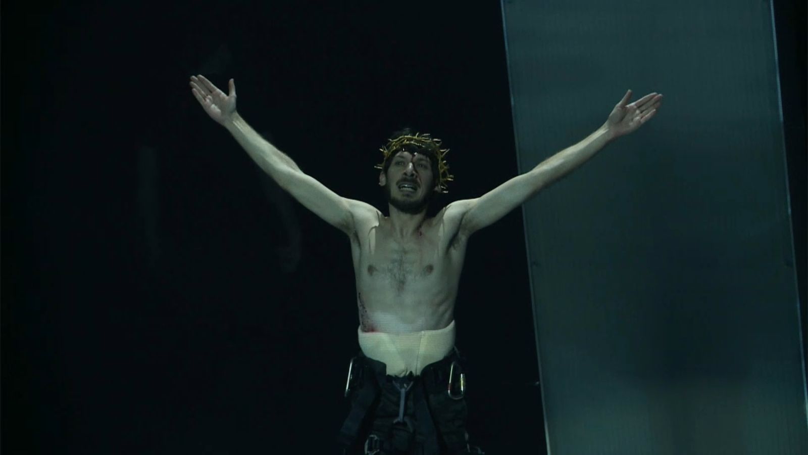 'Poder i Santedat' porta el segell de l'Institut Valencià de Cultura i és un acte de justícia cultural i molt crítica amb l'Església catòlica.