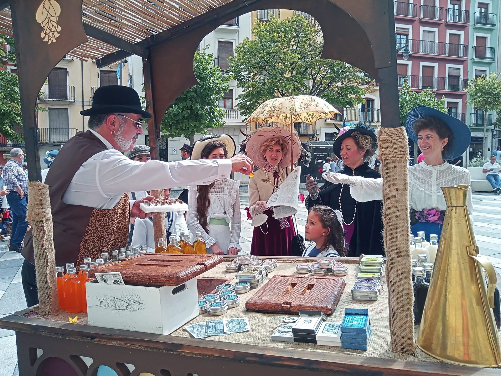 Productes modernistes a la Fira d'Alcoi