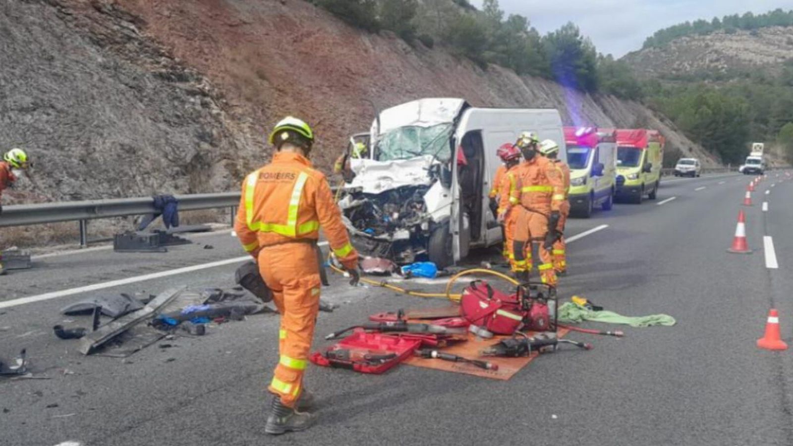 Estat de la furgoneta després de l'accident a l'A-7