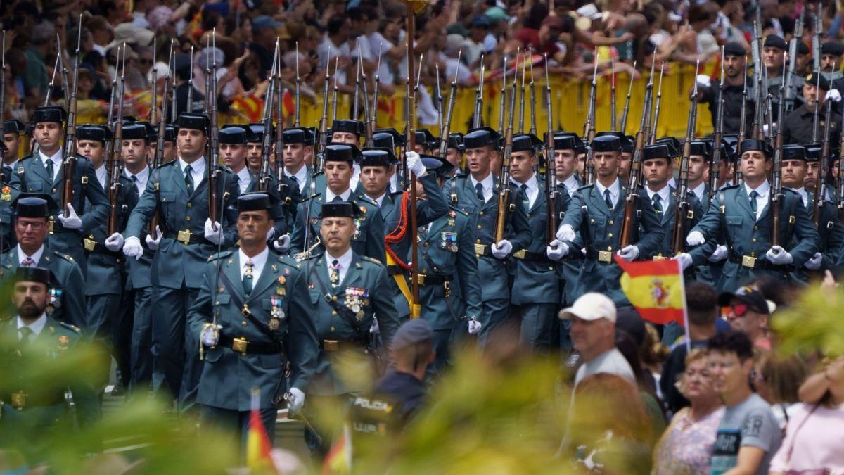 Efectius de la Guàrdia Civil durant la desfilada Efectius de la Guàrdia Civil durant la desfilada