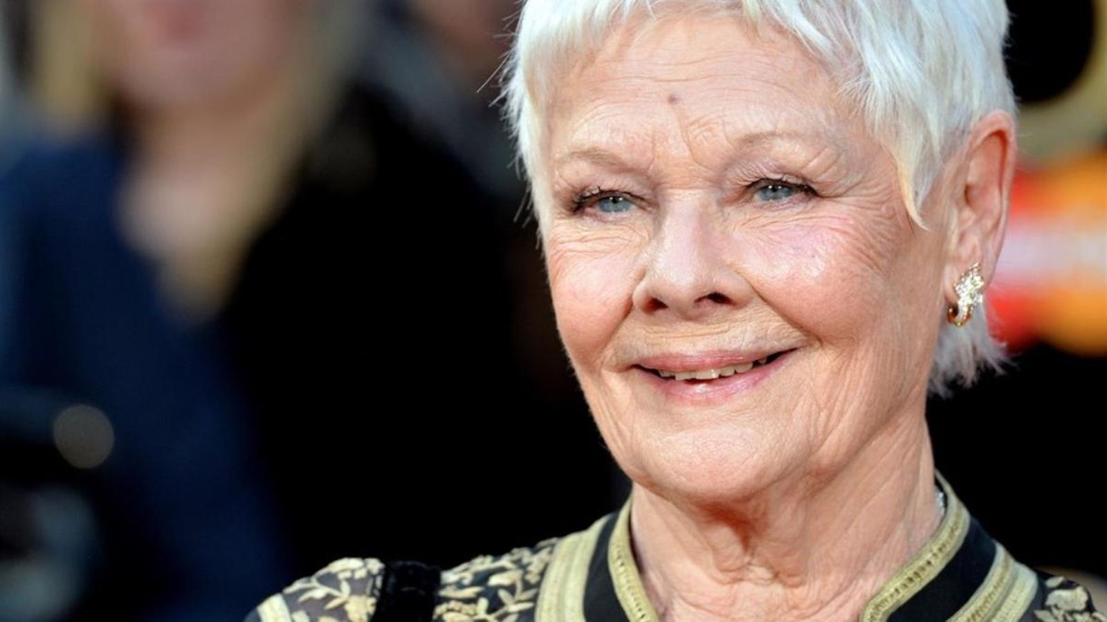 En 1964 Judy Dench va debutar en el cine