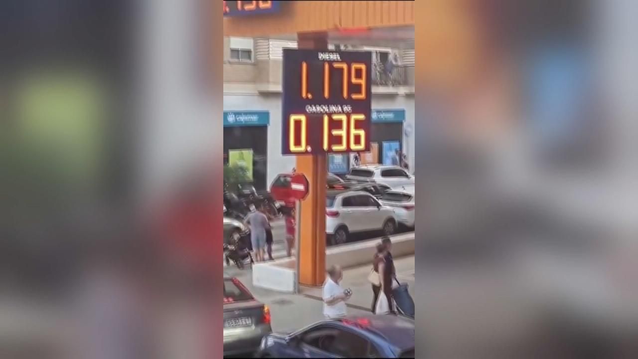 El panell que marcava un preu amb una errada va atraure els conductors El panell que marcava un preu amb una errada va atraure els conductors