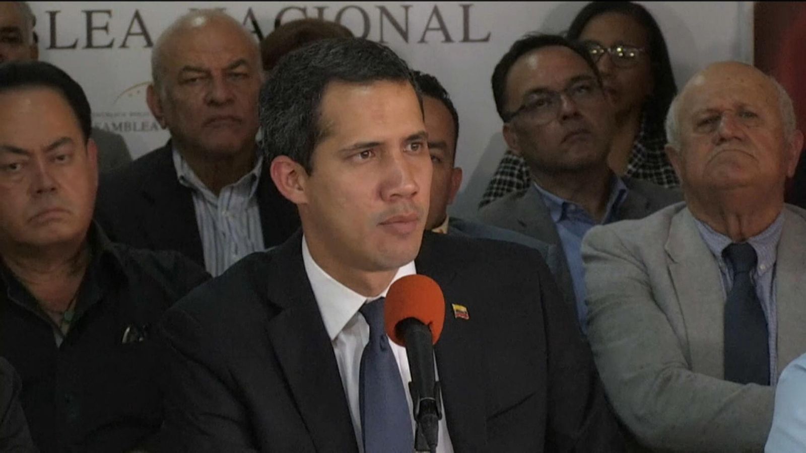 Guaidó convoca una sessió fora de l’Assemblea Nacional