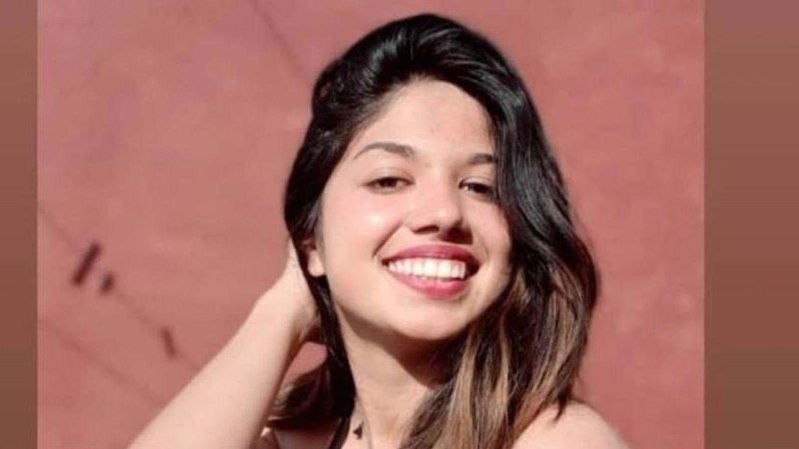 La van veure per última vegada diumenge a la vesprada a la plaça del Llaurador de Callosa d'en Sarrià.