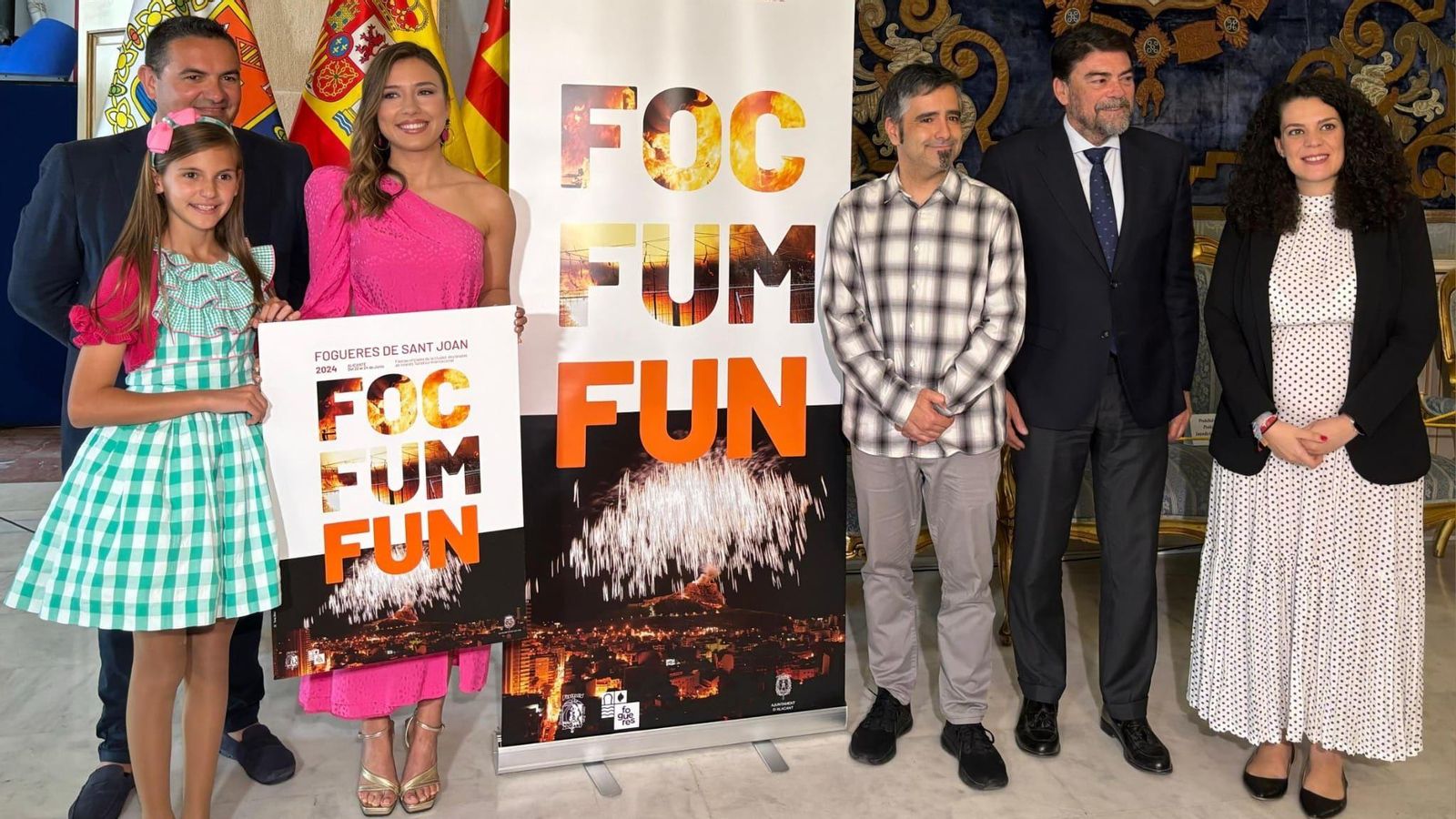 Presentació del cartell de les Fogueres d'enguany Presentació del cartell de les Fogueres d'enguany