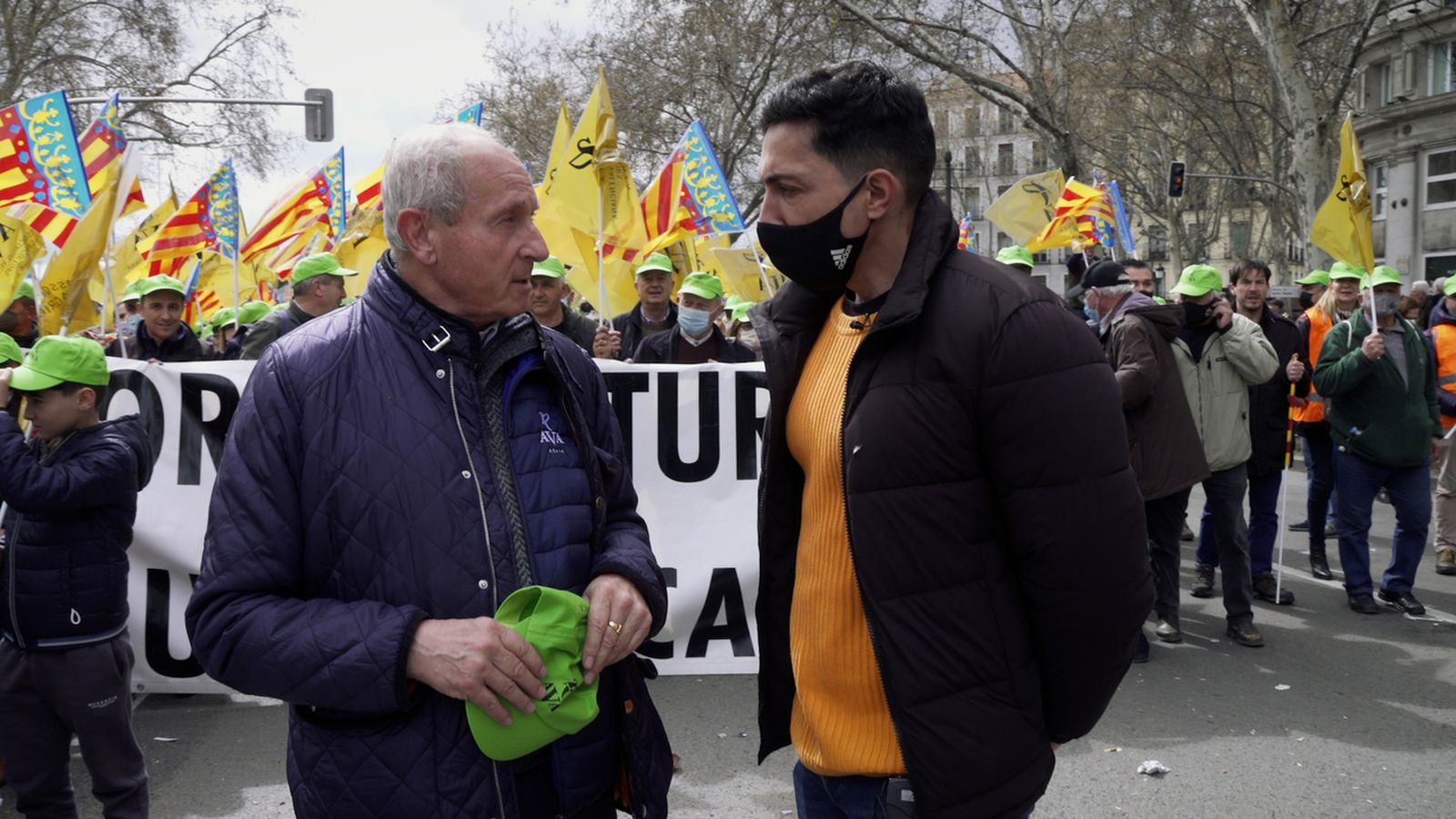 Els llauradors han eixit al carrer a mostrar el seu malestar i preocupació