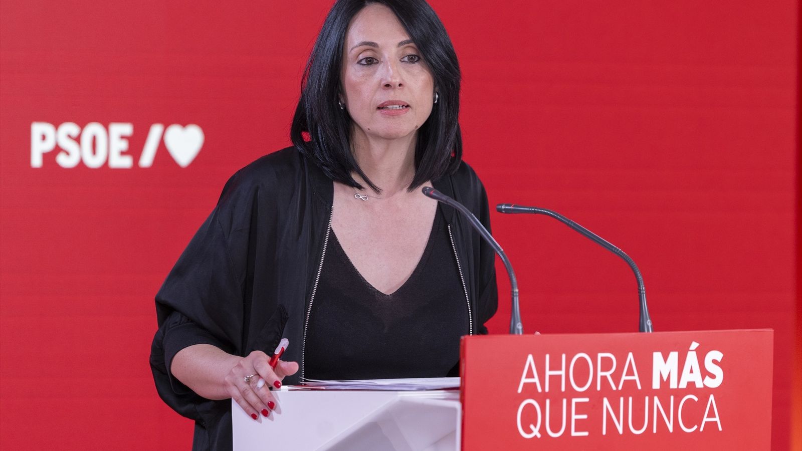 La secretària d'Organització, Rebeca Torró, durant una roda de premsa de l'Executiva Federal del PSOE este estiu