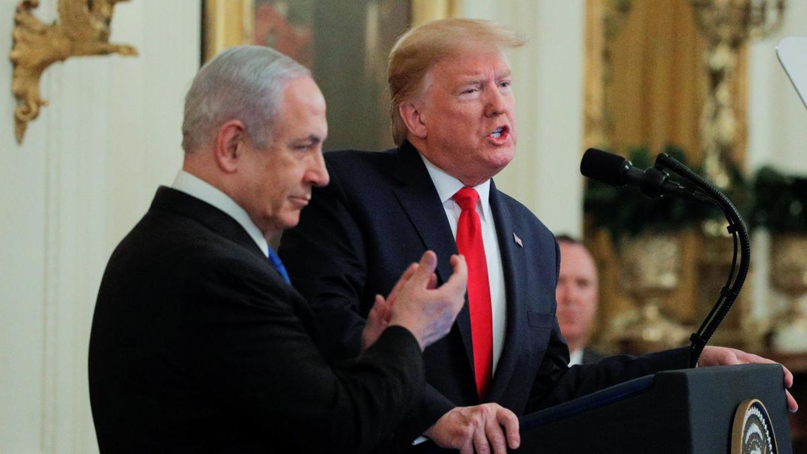 El president dels Estats Units, Donald Trump, compareix a la Casa Blanca amb el primer ministre israelià en funcions, Benjamin Netanyahu