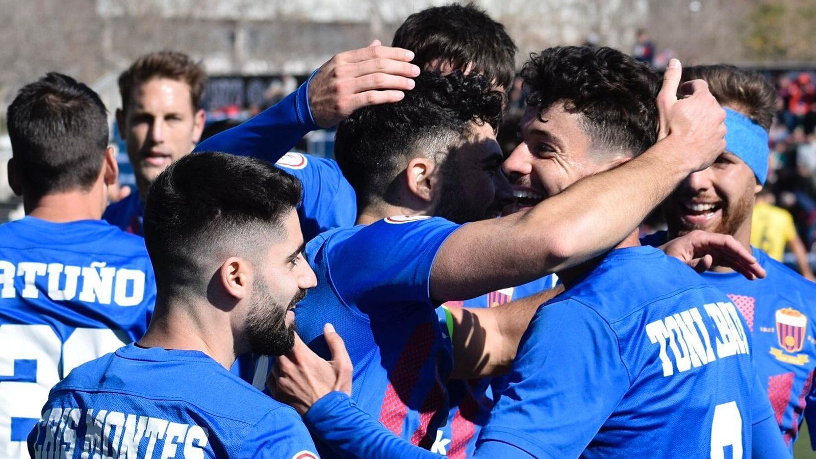 Els jugadors de l'Eldenc celebren un dels gols