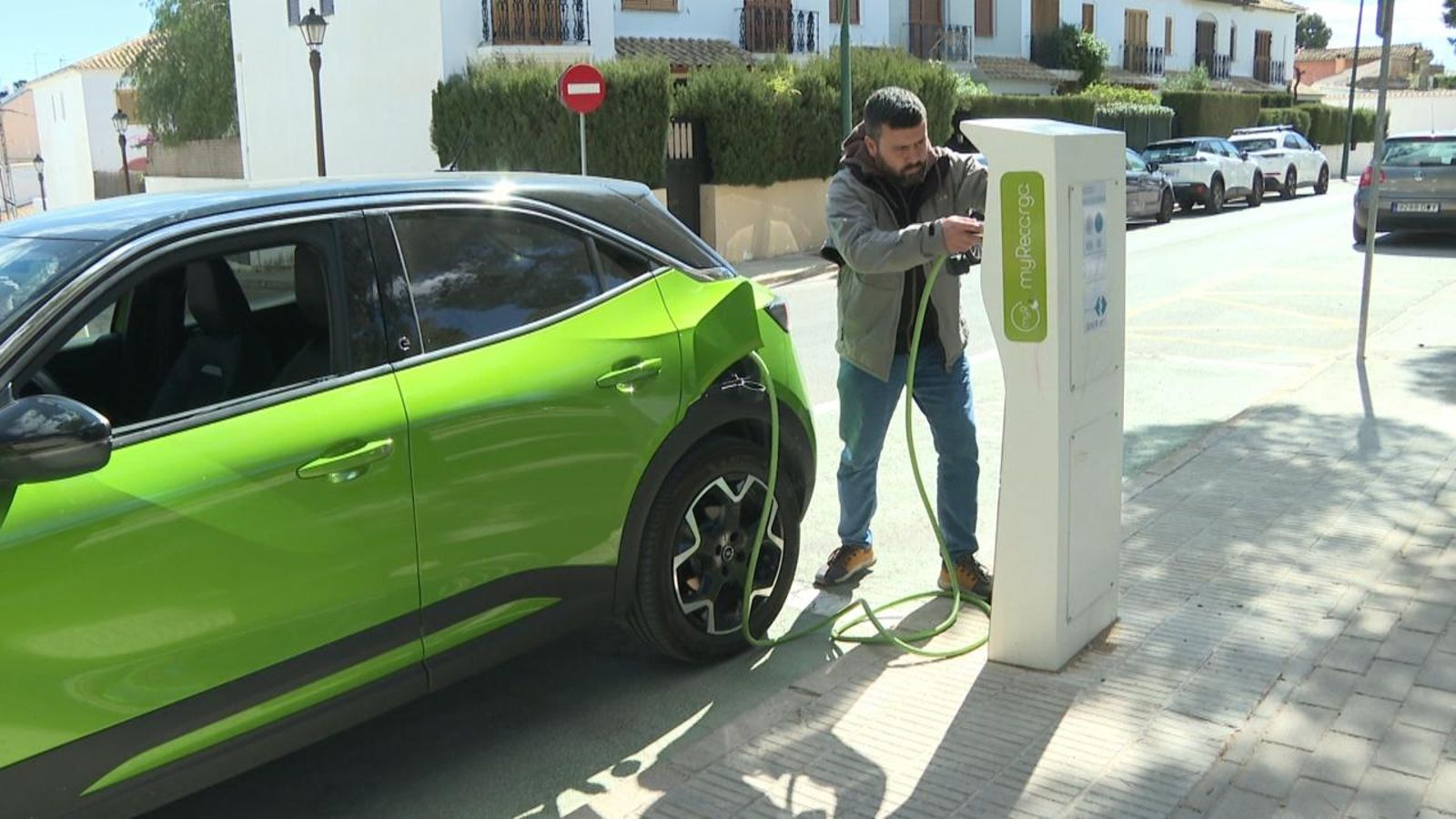 Un punt de càrrega de vehicles elèctrics