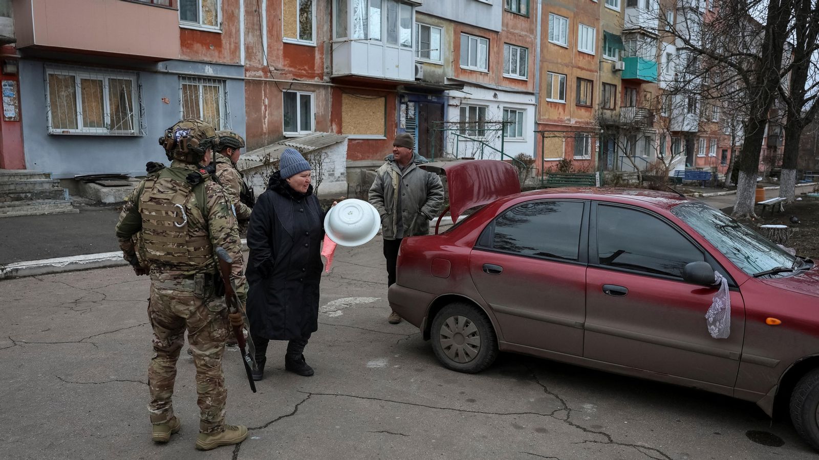 Agents ucraïnesos intenten persuadir els residents perquè evacuen Pokrovsk, en primera línia del front Agents ucraïnesos intenten persuadir als residents perquè evacuen Pokrovsk, en primera línia del front