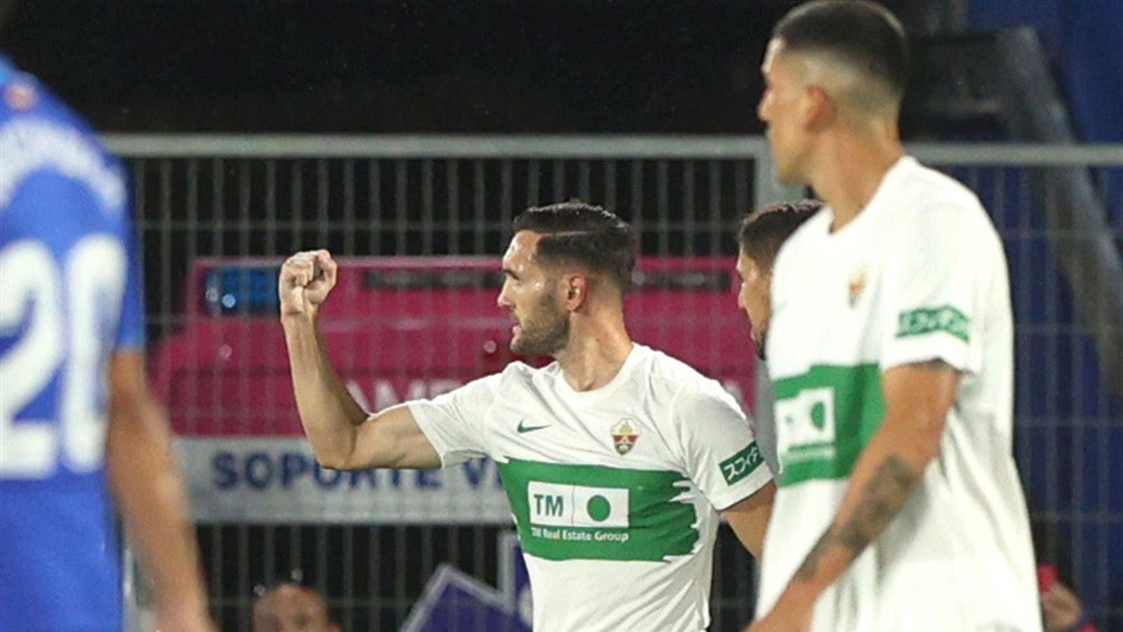 Lucas Pérez celebra el gol