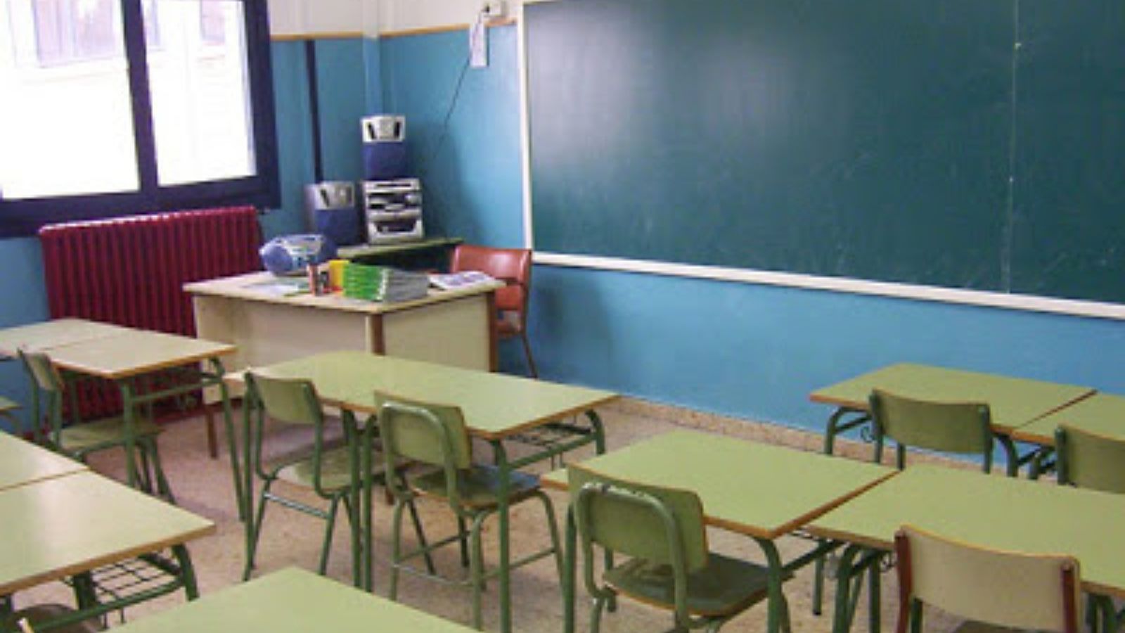 La falta de professors "posa en perill" la qualitat de l'ensenyament públic.