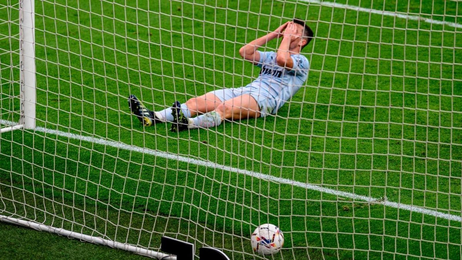 Hugo Guillamón es lamenta d'haver marcat un gol en la seua pròpia porteria
