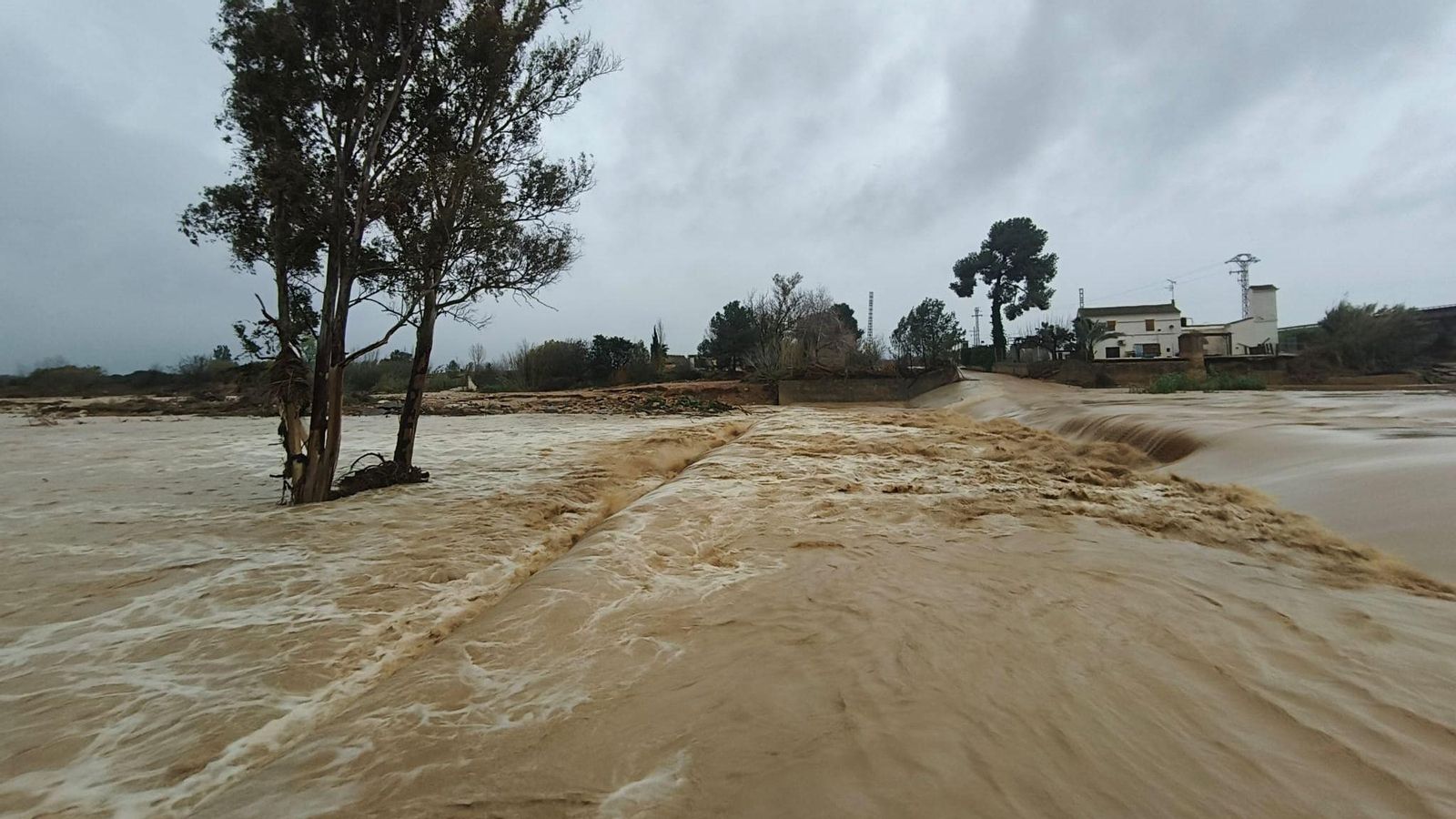 El riu Magre, al seu pas per Guadassuar El riu Magre, al seu pas per Guadassuar