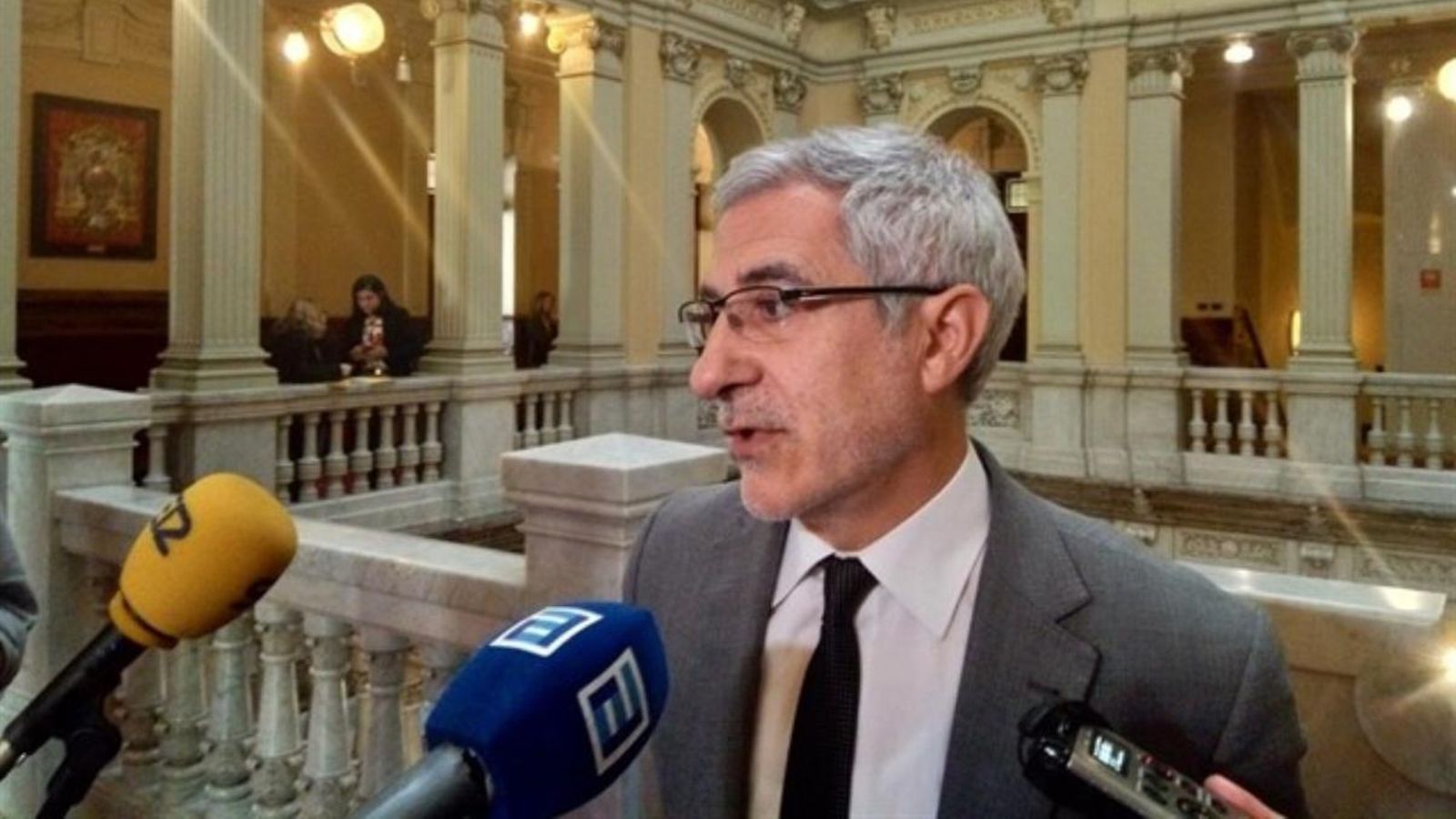 Llamazares dimiteix com a diputat i no serà candidat d'EU a Astúries