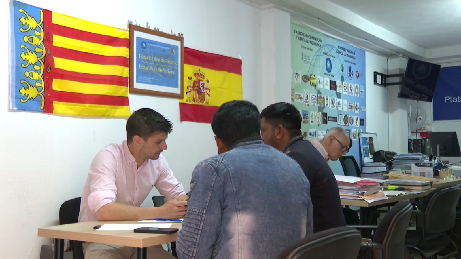 Últims tràmits per a la regularització de migrants