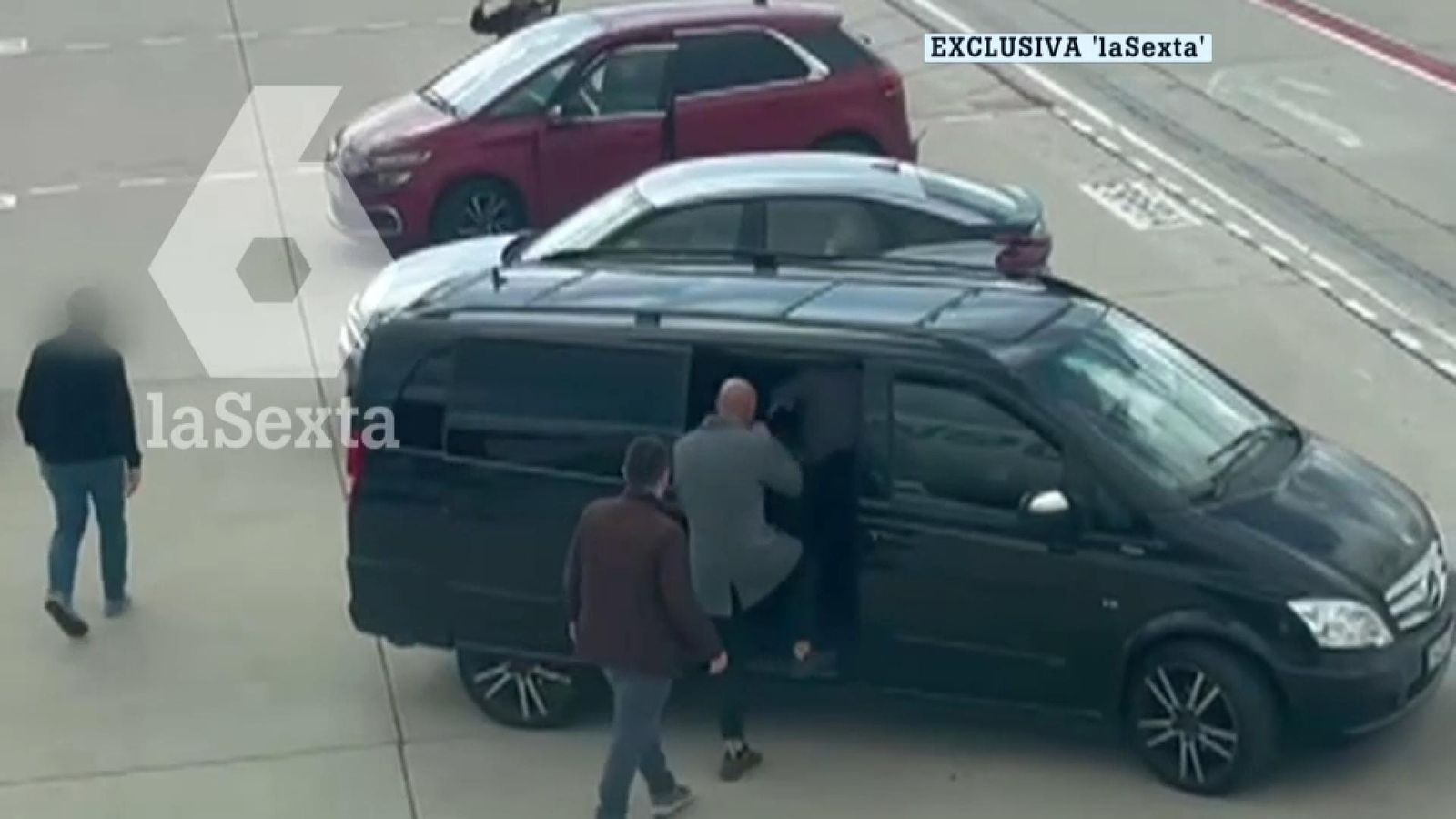 Imatge de l'arribada de Luis Rubiales a Espanya