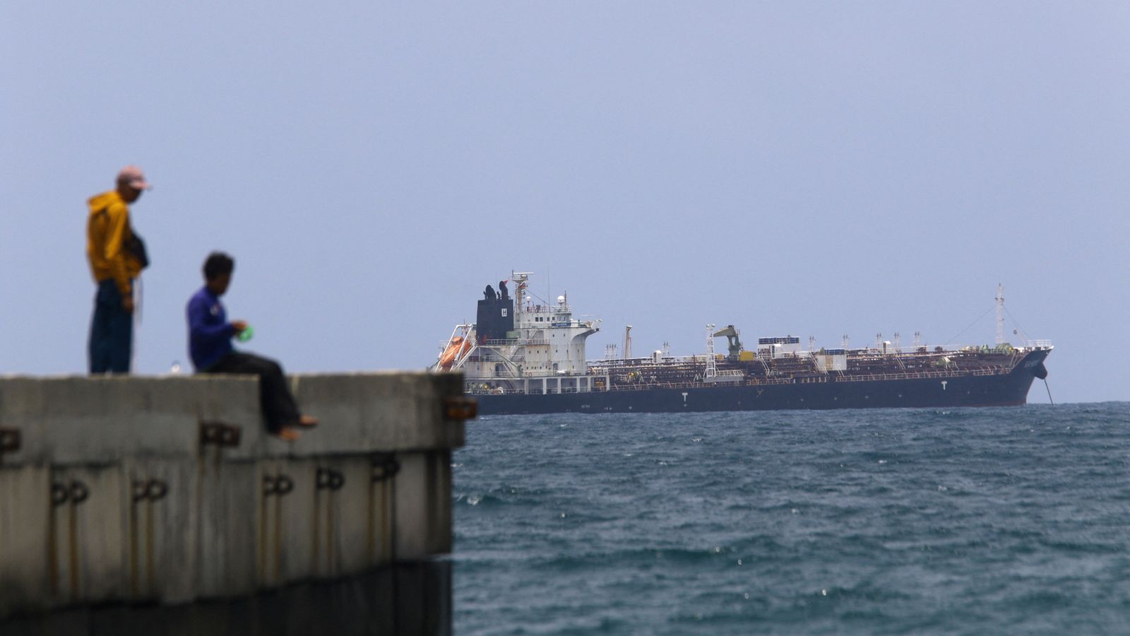 Un petrolier amb bandera de Hong Kong arriba a Cuba