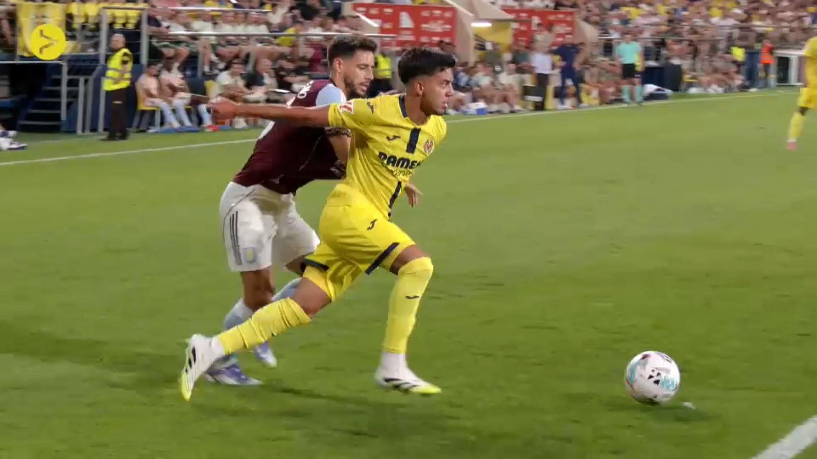 Imatge del partit entre el Villarreal CF i l'Aston Villa FC