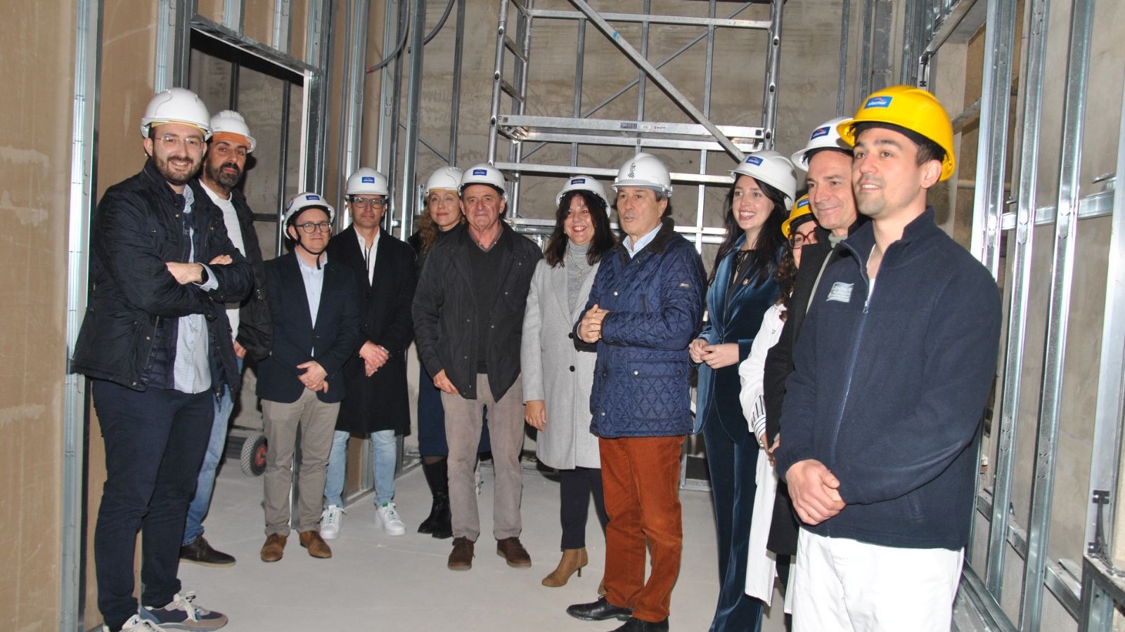 El conseller de sanitat, Marciano Gómez en visita a les obres del centre de salut de Torreblanca