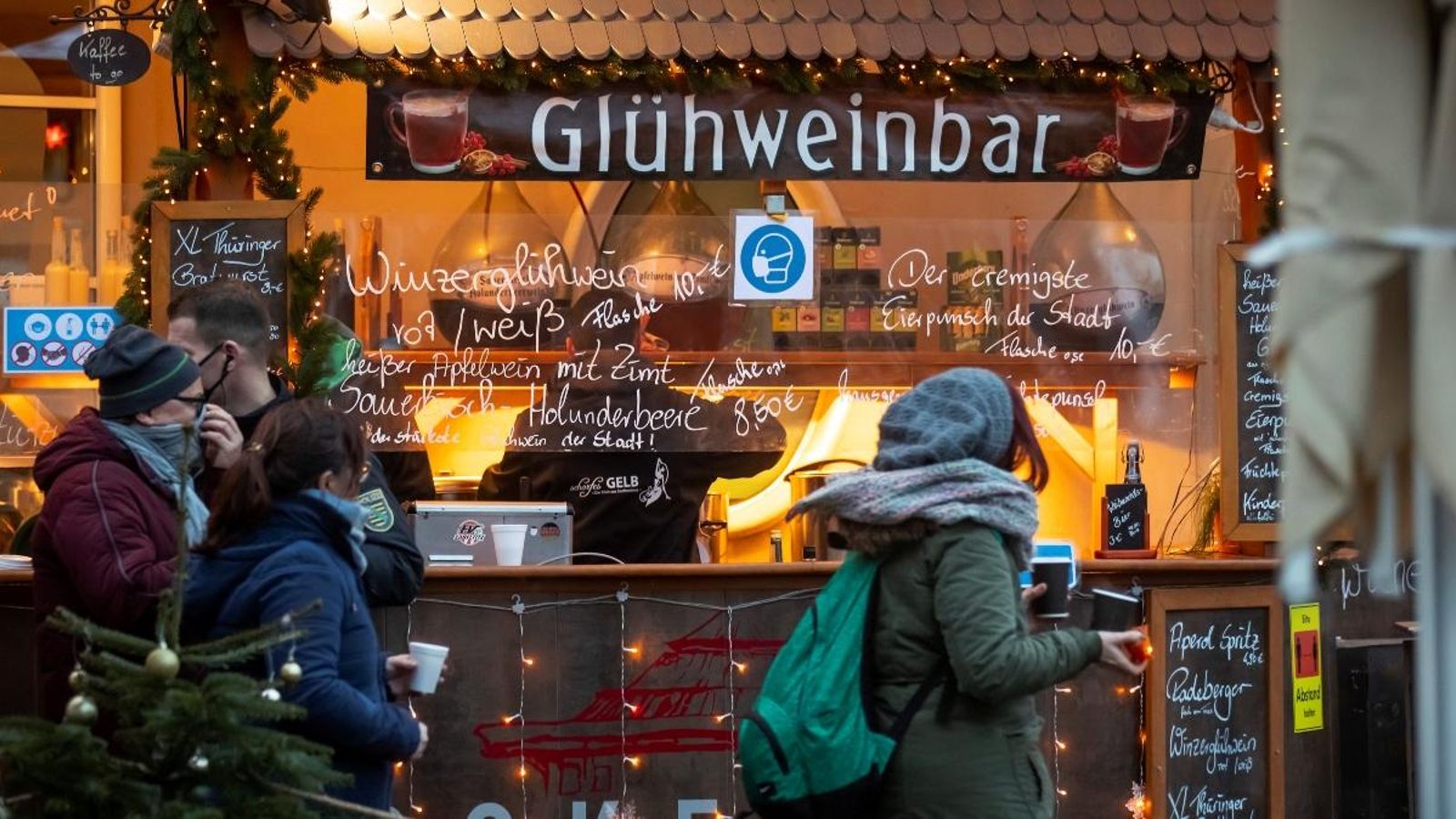 Una parada de begudes nadalenques a Dresden, Alemanya