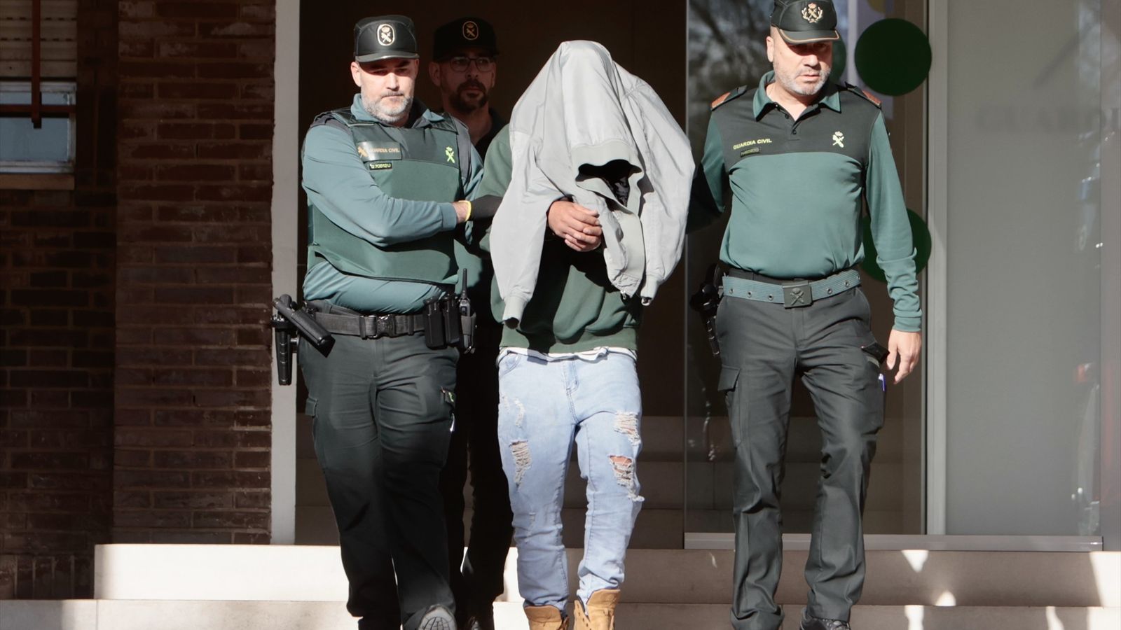 El detingut pel doble crim de Xilxes arriba als jutjats de Castelló, este divendres