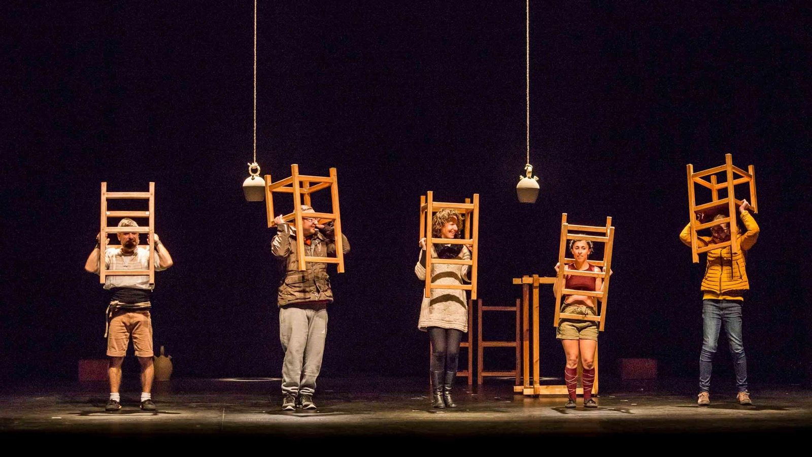 Imatge de l'espectacle 'Seu-te!', d'Acrobàcia Mínima, participant en el festival