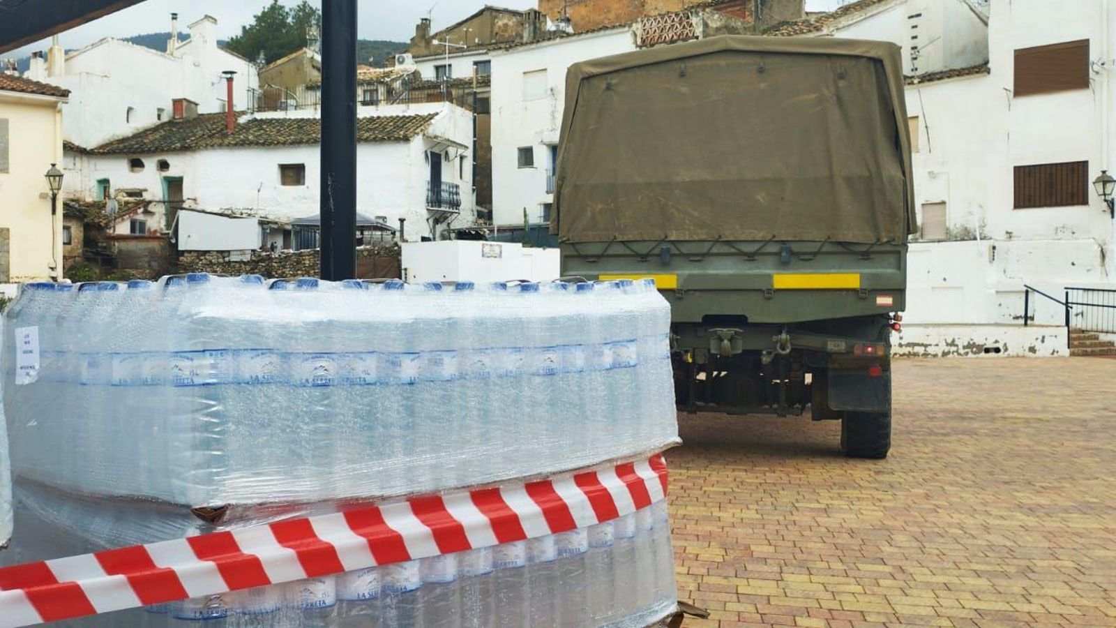 Aigua embotellada per al veïnat de Sot de Xera