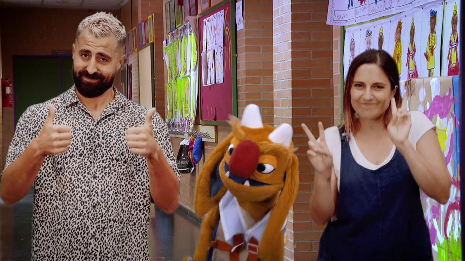 DJ Butoni, Àrtur Martínez (La Fúmiga) i Flora Sempere (El Diluvi) canten per alegrar la tornada a escola