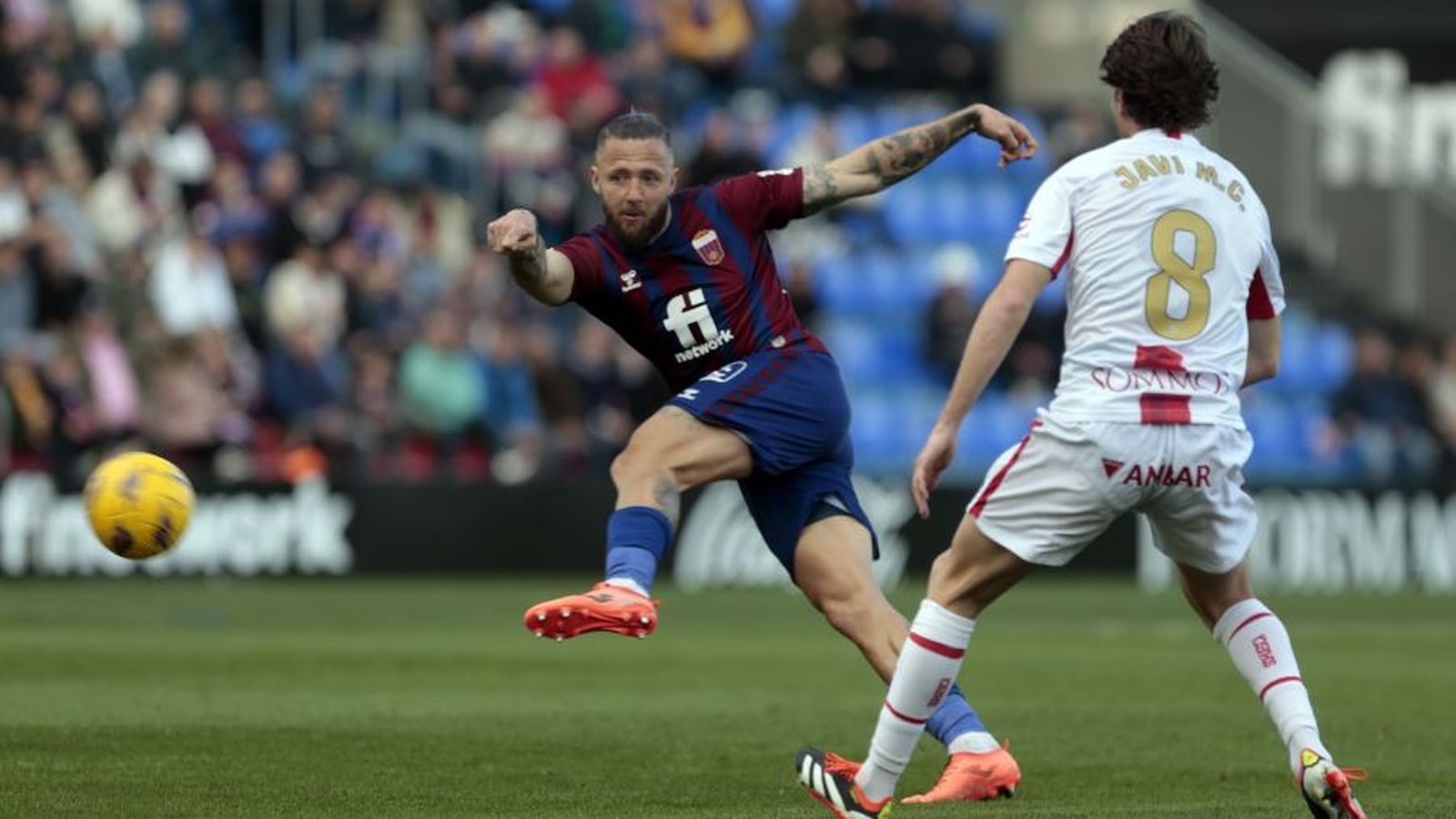 Timor fa un llançament a porteria