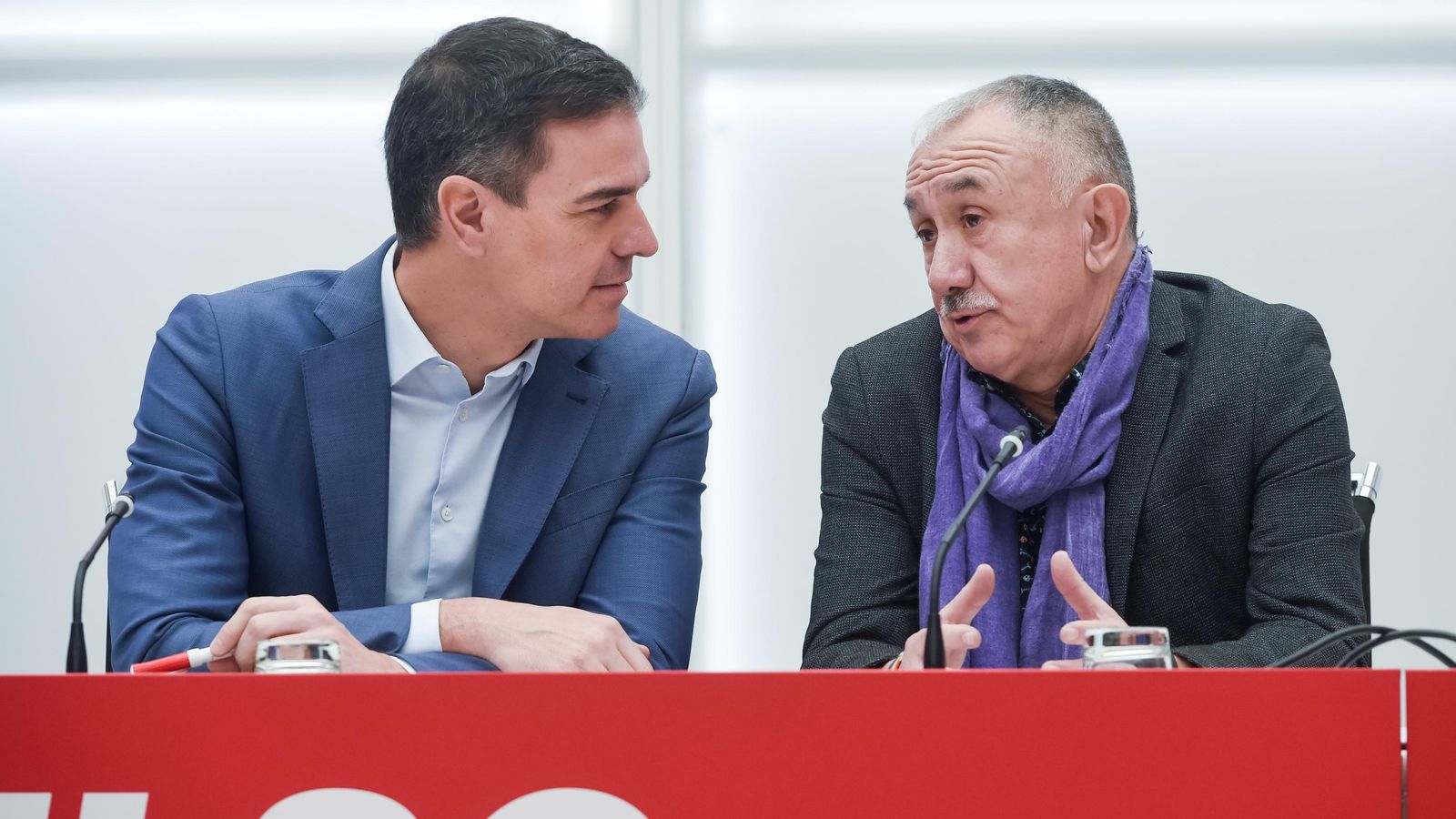 Pedro Sánchez i el secretari general d'UGT, Pepe Álvarez, a la seu del PSOE Pedro Sánchez i el secretari general d'UGT, Pepe Álvarez