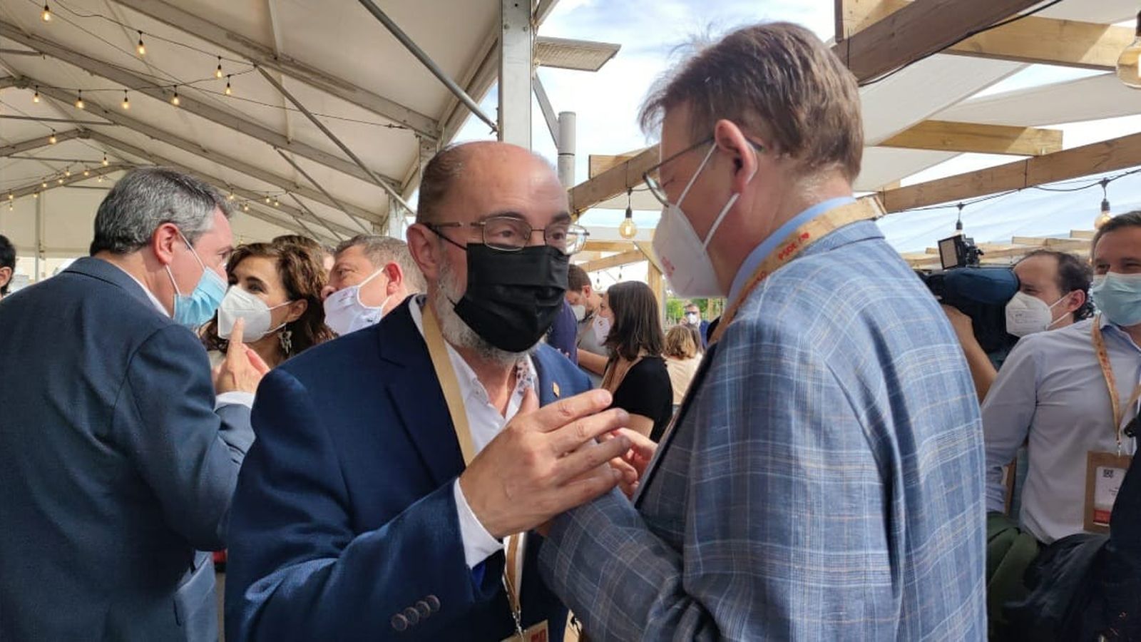 Javier Lambán amb Ximo Puig, en el 40 Congrés Federal del PSOE