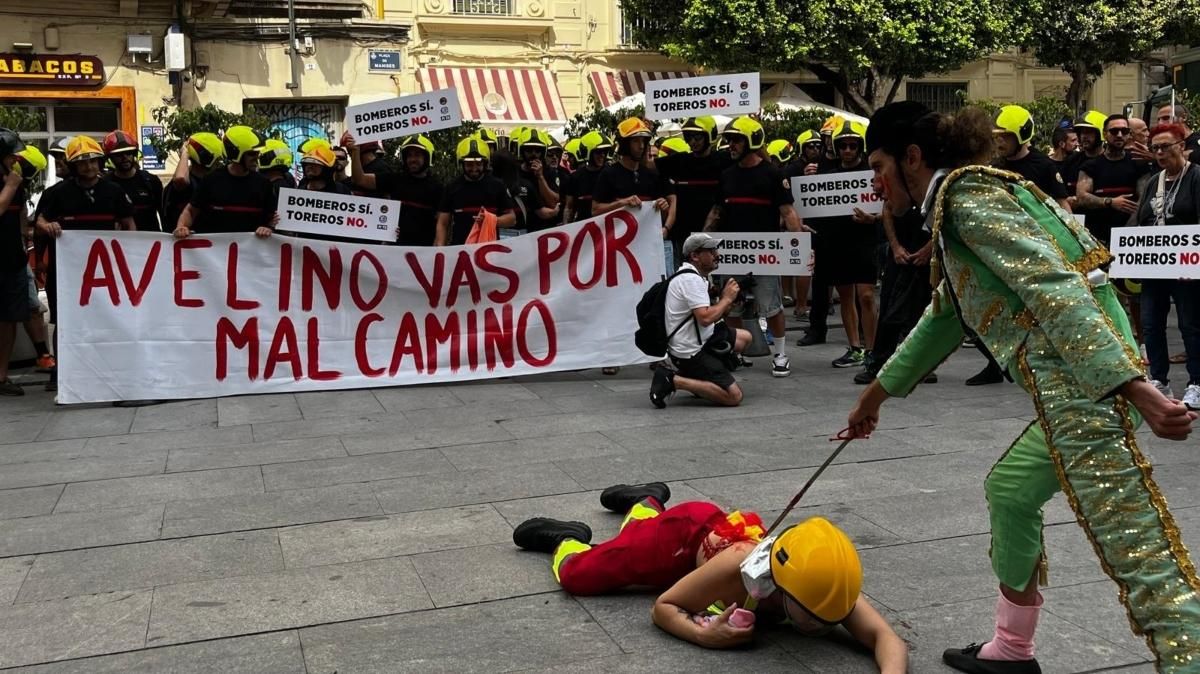 Nova manifestació dels bombers a València Nova manifestació dels bombers a València