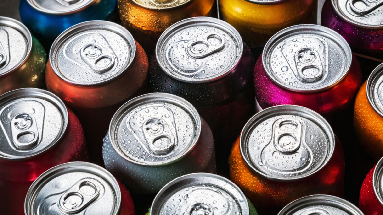 13.03.2024 | L'addicció a les begudes energètiques, més freqüent en els xics entre 14 i 18 anys