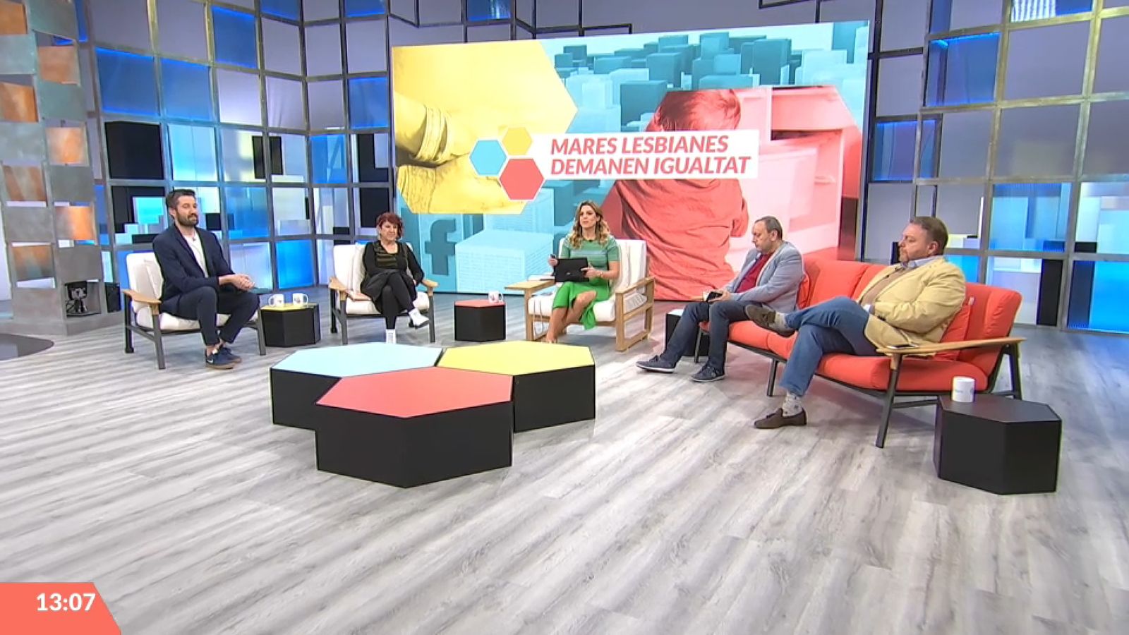 Mares lesbianes demanen igualtat.jpg