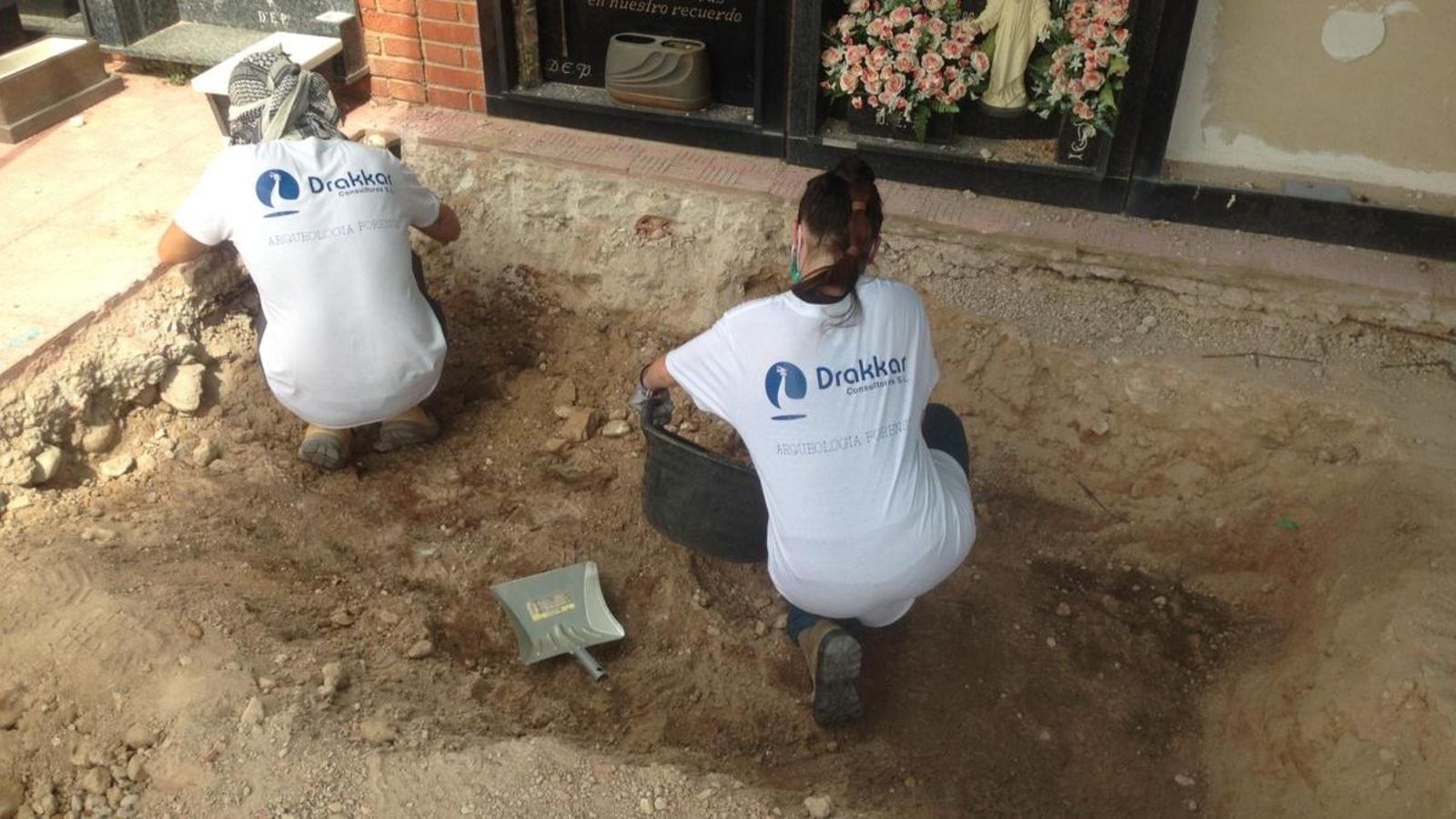 L’equip encarregat dels treballs d’exhumació a Monòvar