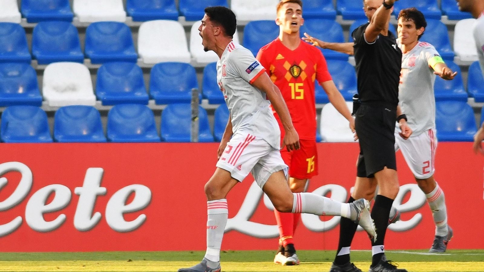 Pablo Fornals celebra el gol que ha donat la victòria a Espanya contra Bèlgica