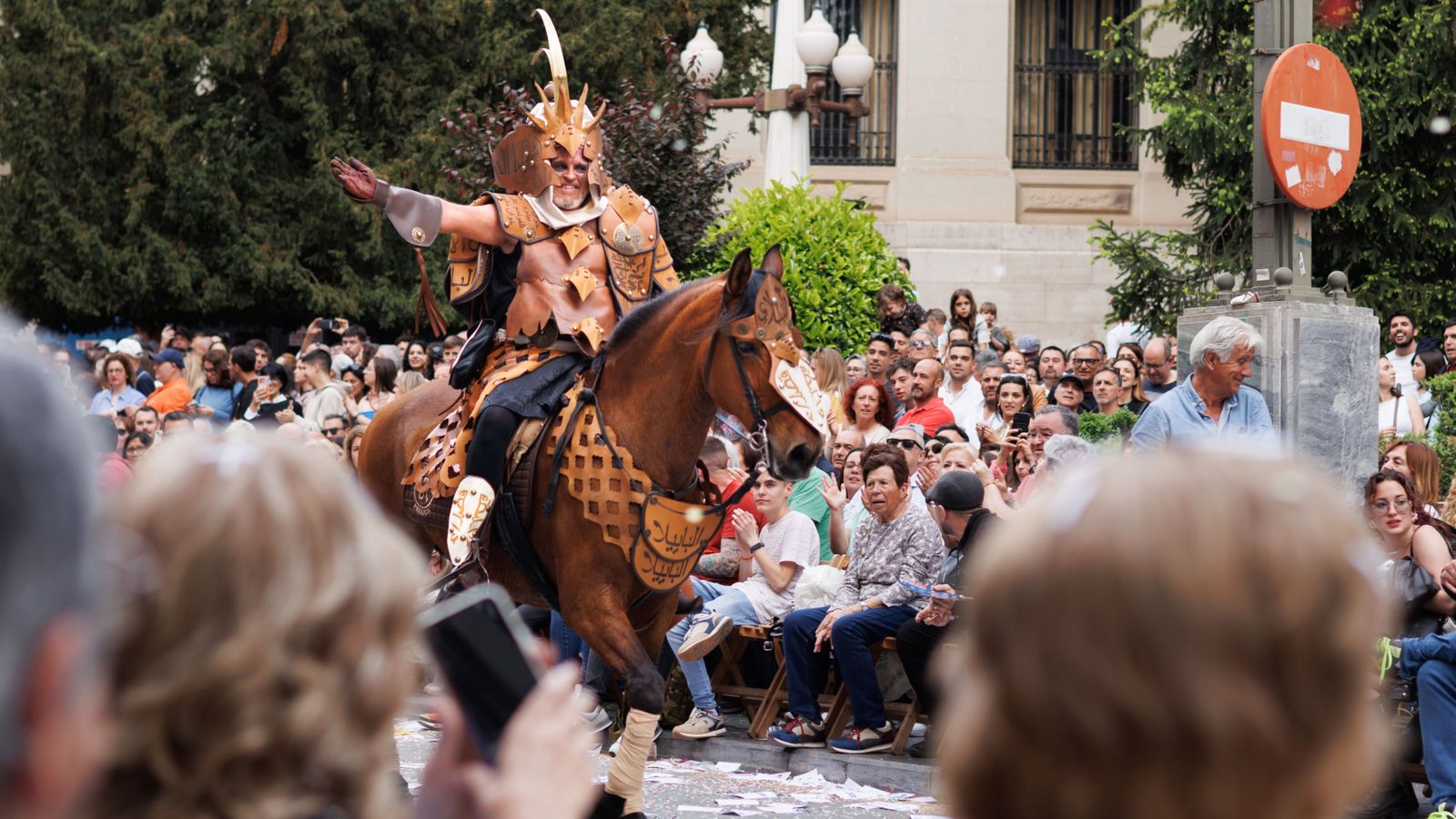 El caps batedors d'Alcoi, que van a cavalls, se sotmetran a controls d'alcoholèmia, de la mateixa manera que els conductors de les carrosses