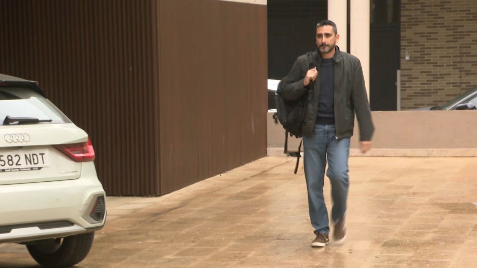 El comandant de l'exèrcit citat arriba al jutjat d'instrucció 3 de Catarroja