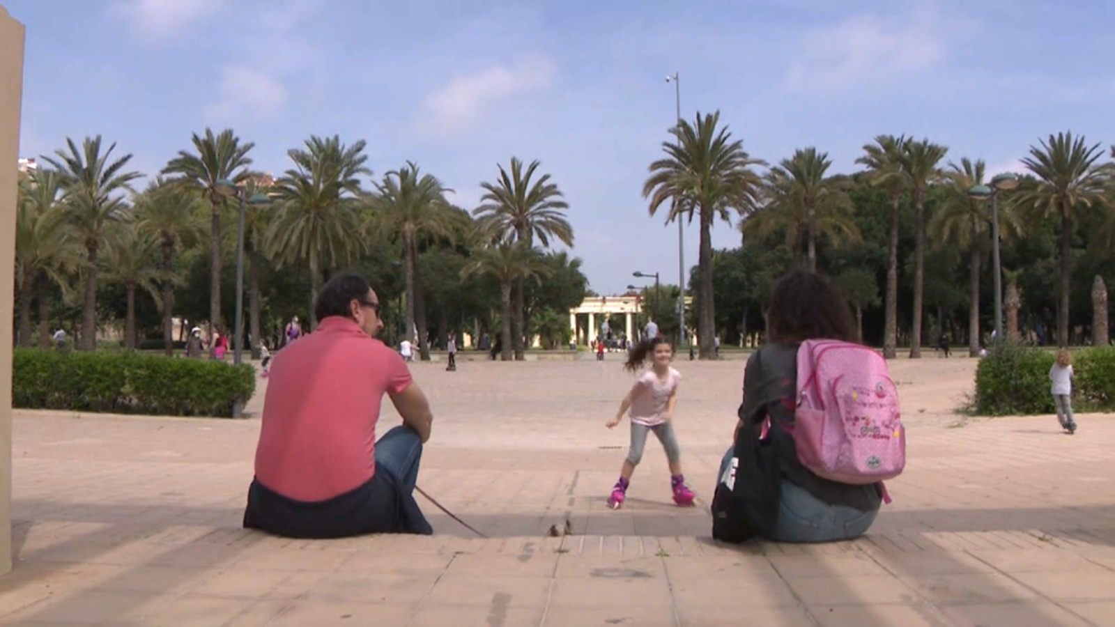 Família disfrutant del primer dia d'eixides de la xicalla