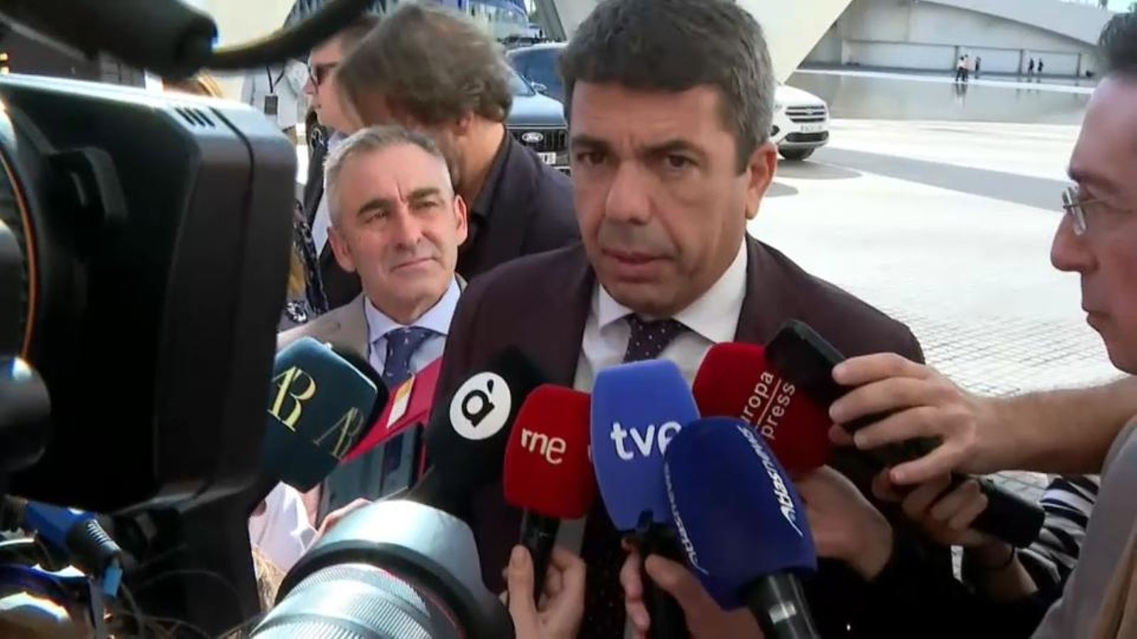 Mazón emplaça a una compareixença en uns dies: “Em faig càrrec del dia d'ahir”