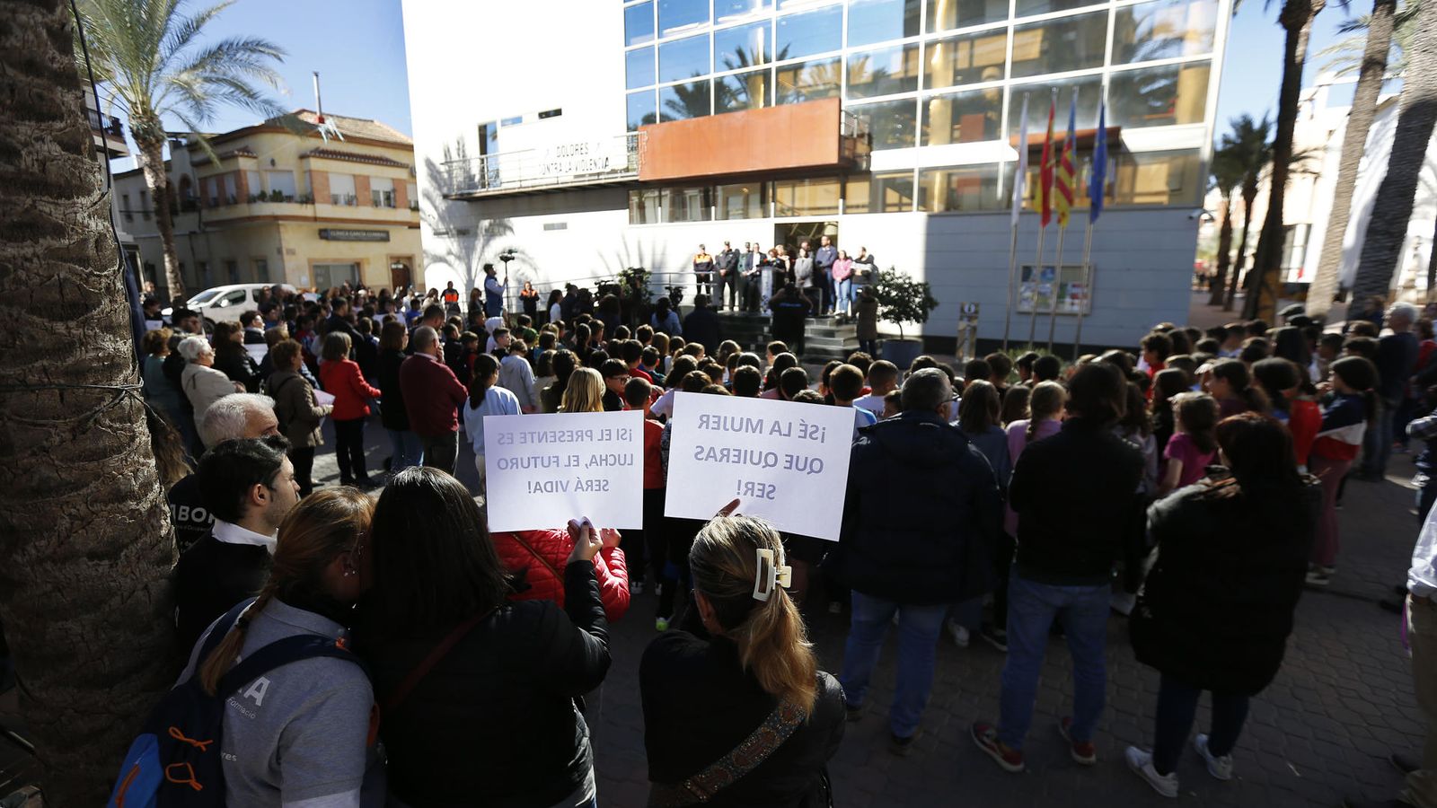 Concentració de reupulsa a Dolores aquest divendres per la violació en grup a una menor