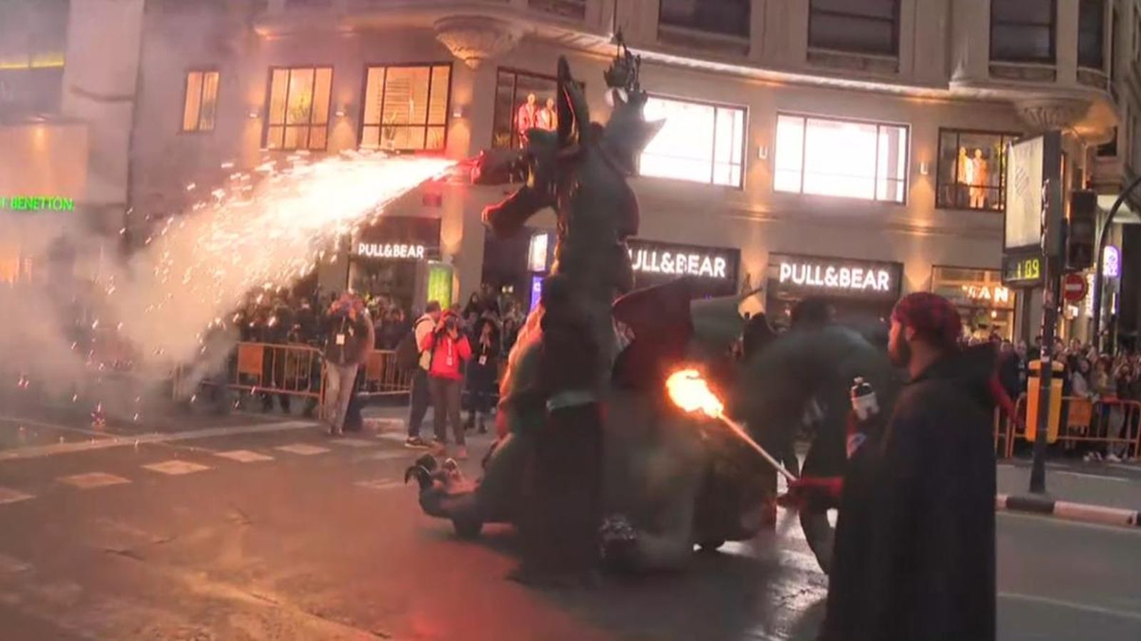 VÍDEO | La Cavalcada del Foc de València, el preludi de la Cremà